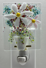 Load image into Gallery viewer, White Daisy with Multiple Flowers Night Light
