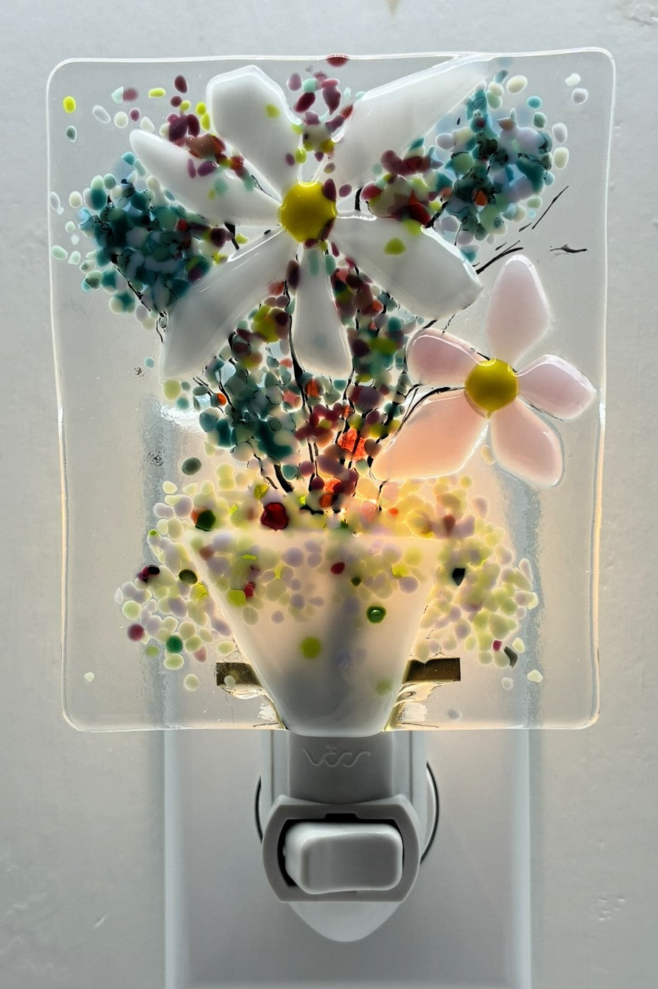 White Daisy with Multiple Flowers Night Light
