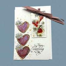 Load image into Gallery viewer, Happy Valentines Daisy &amp; Heart Card
